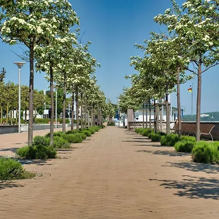 In Ruhiger Lage, Mit Meerblick - Am Sonnenhang 01 غورين