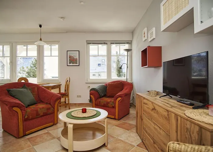 In Ruhiger Lage, Mit Meerblick - Am Sonnenhang 01 Apartment Goehren (Ruegen)