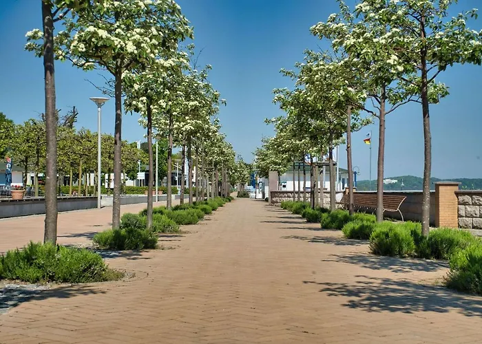 In Ruhiger Lage, Mit Meerblick - Am Sonnenhang 01 Goehren (Ruegen)